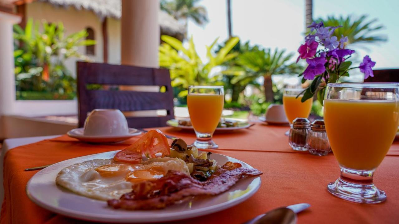 Tropicana Hotel Puerto Vallarta Buitenkant foto